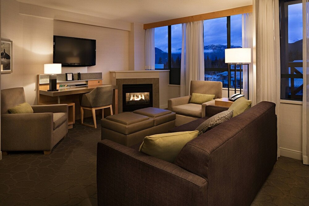 Фото Delta Hotels by Marriott Whistler Village Suites