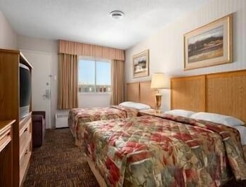 Фото Travelodge by Wyndham North Battleford
