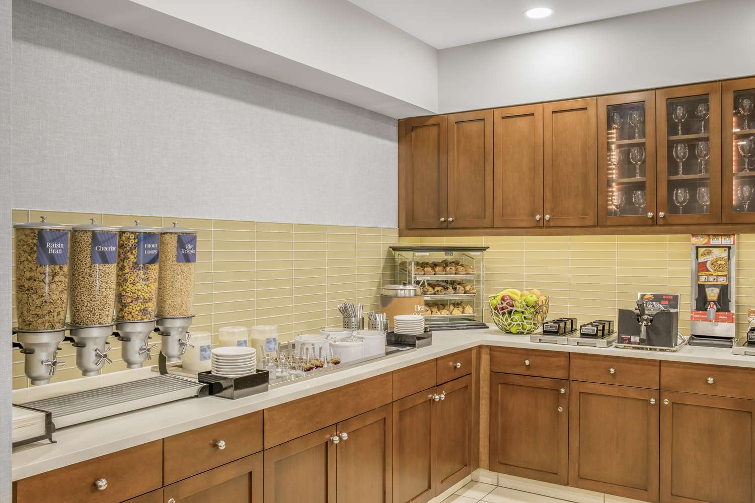 Фото Homewood Suites by Hilton Winnipeg Airport Polo Park MB