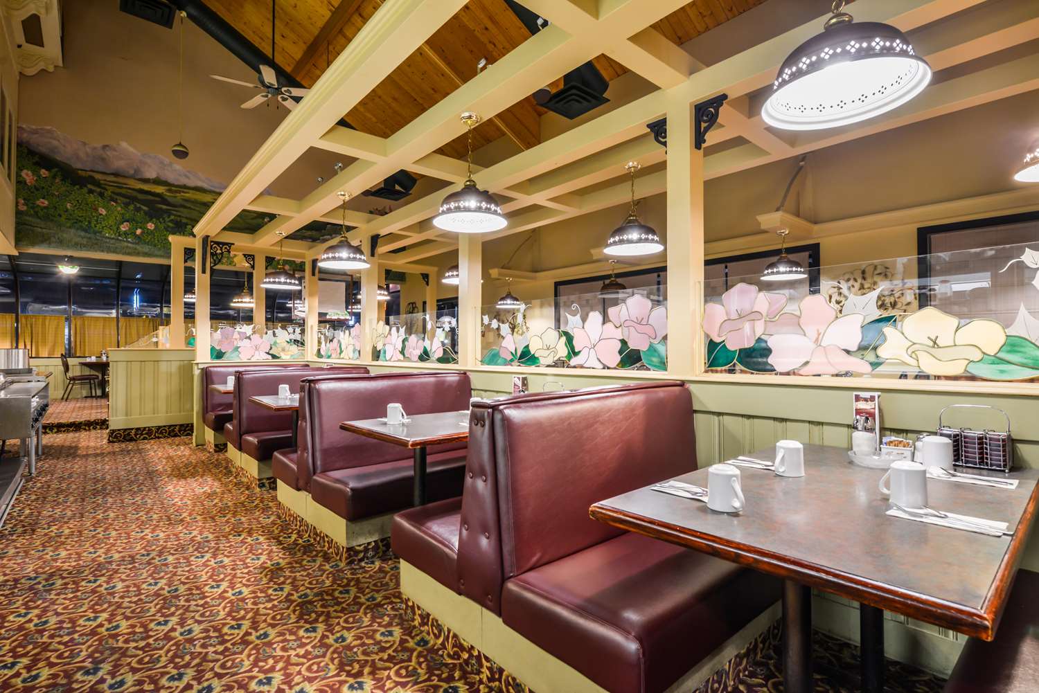 Фото Canadas Best Value Inn Whitecourt