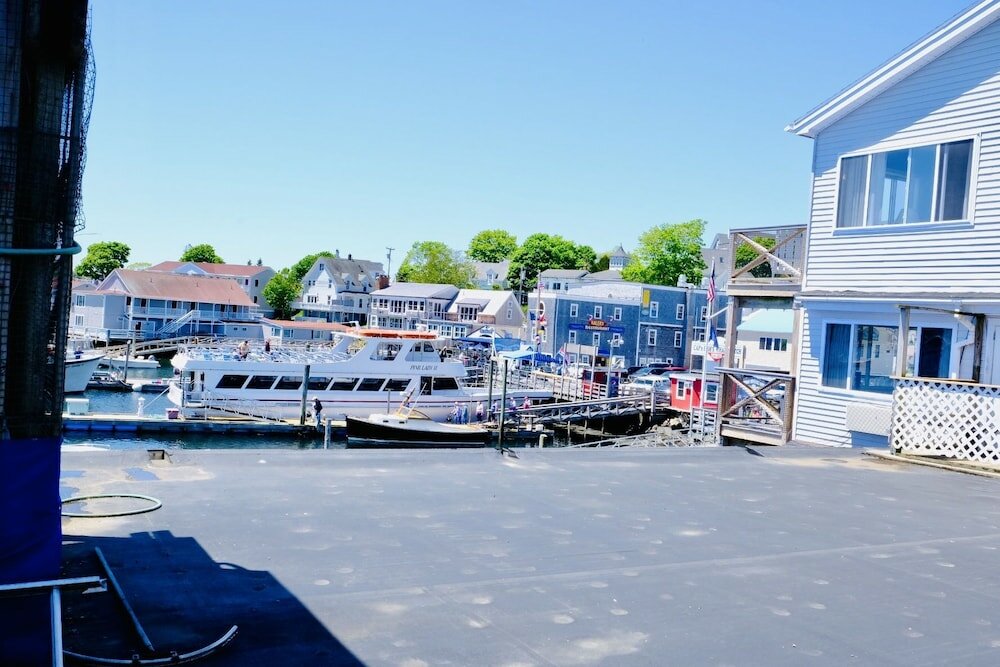 Фото Fishermans Wharf Inn