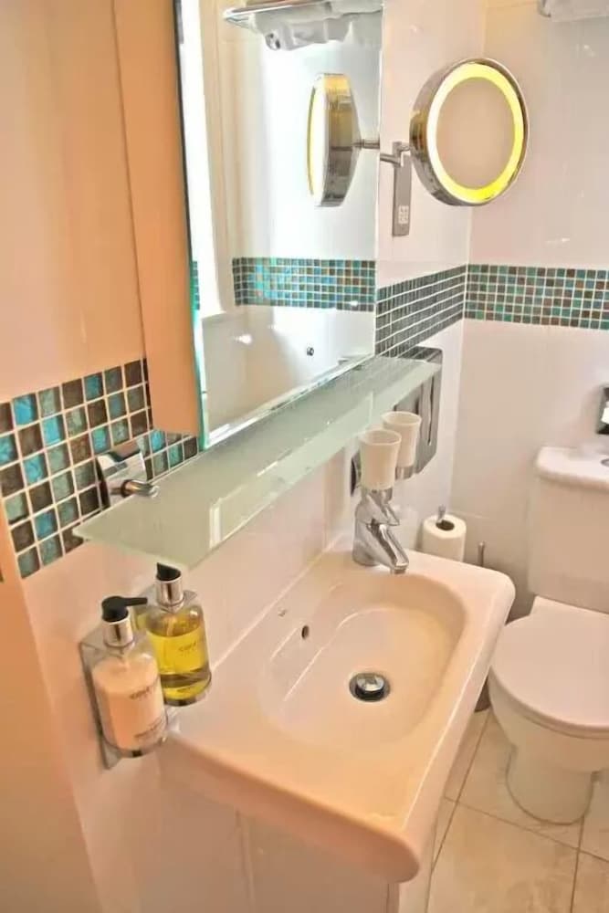 Фото Crompton Guest House