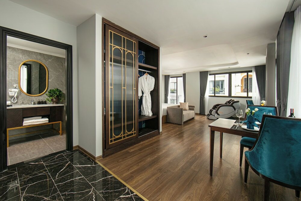 Фото May De Ville Old Quarter II Hotel