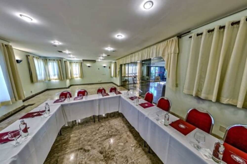 Фото Hotel Massis