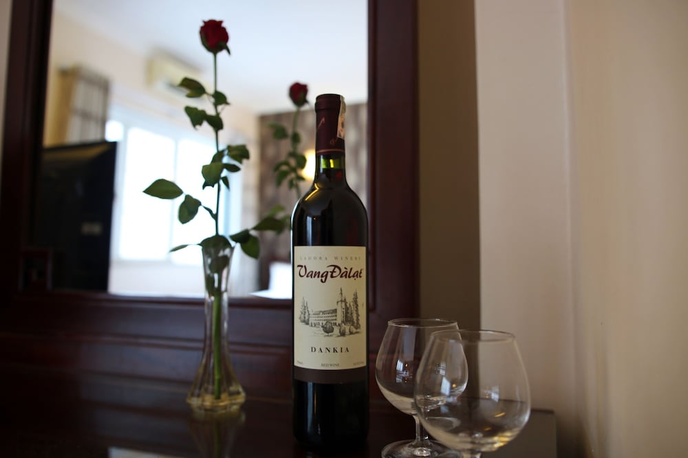 Фото Phoenix Legend Hotel