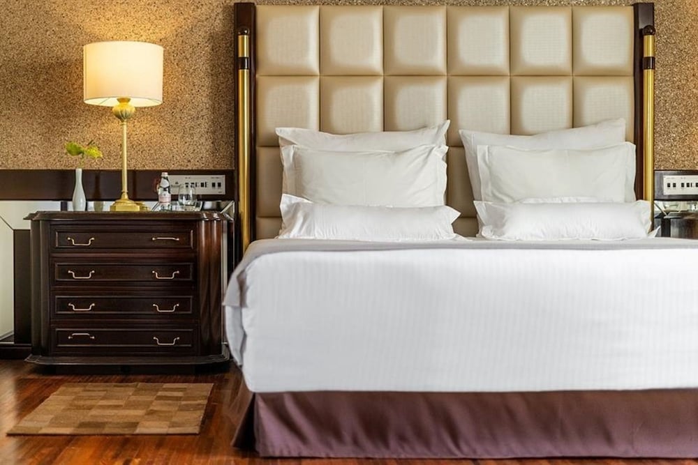 Фото Bourbon Curitiba Hotel e Suítes