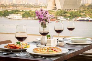 Гостиница Riverside Hotel Saigon