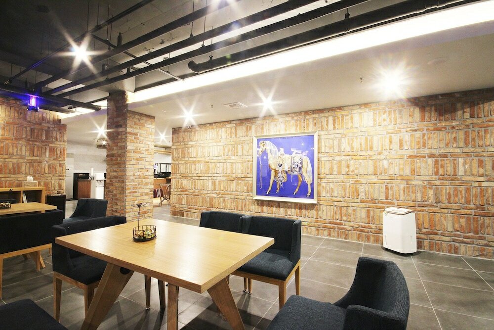 Фото Brown-Dot Seomyeon 1