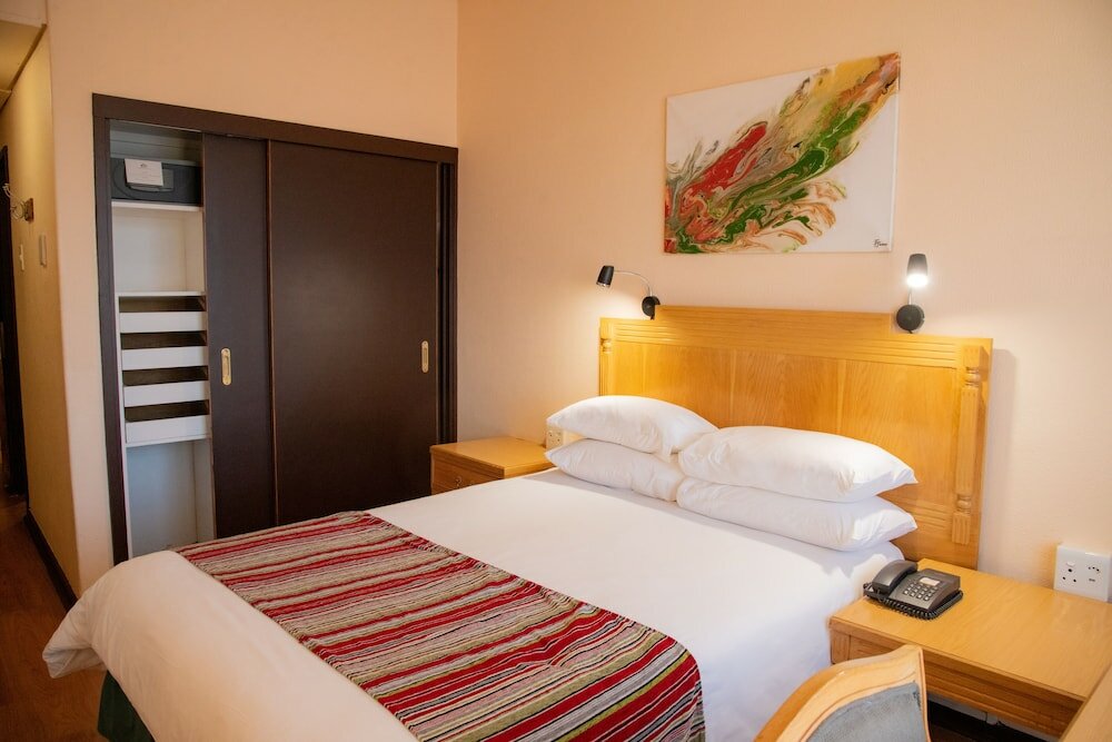 Фото Bon Hotel Bloemfontein Central