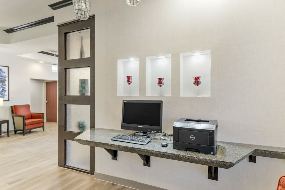 Фото Comfort Suites Pecos