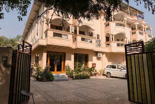 Внешний вид отеля Hotel Buddha в Варанаси, фото 1