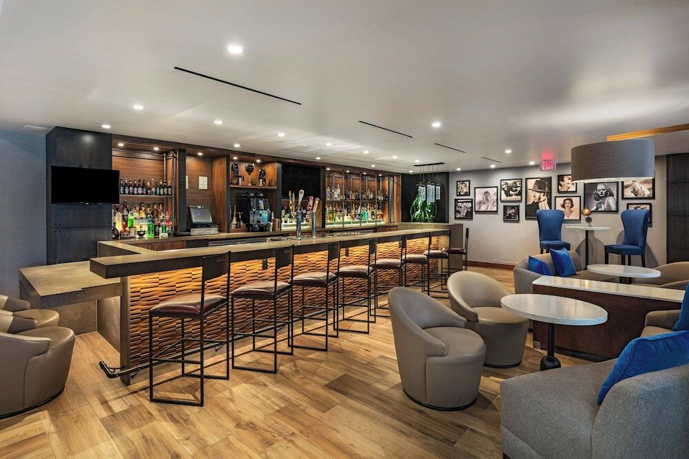 Фото Four Points by Sheraton Los Angeles Westside