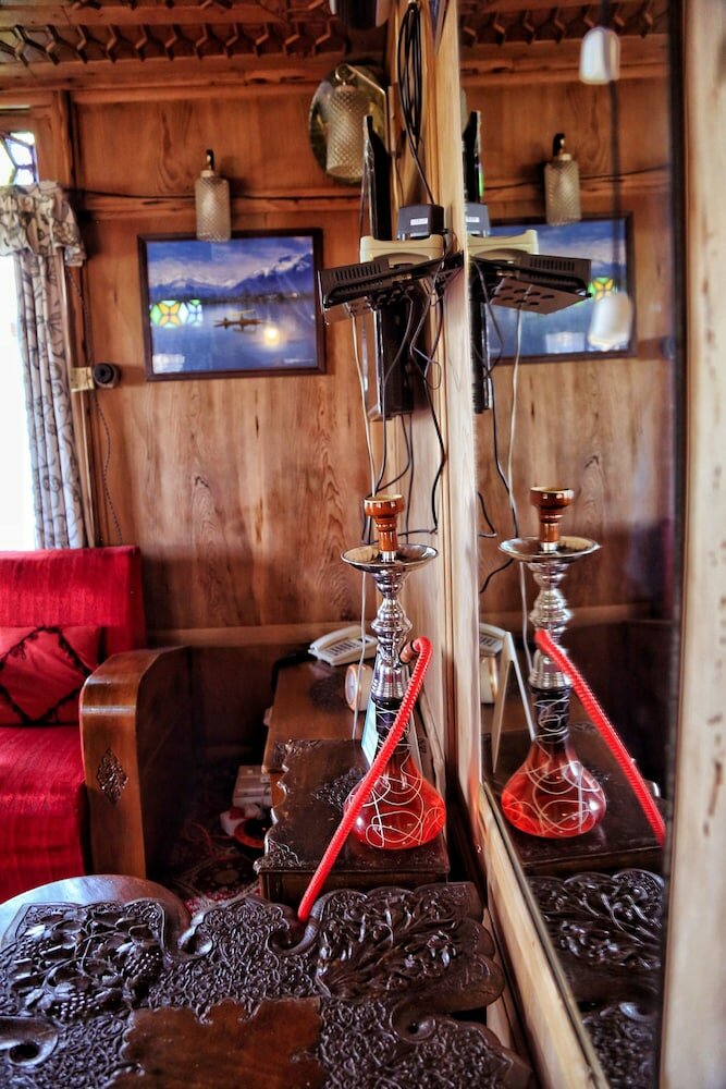 Фото Houseboat Zaindari Palace