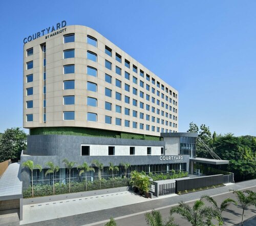 Гостиница Courtyard by Marriott Nashik в Нашике