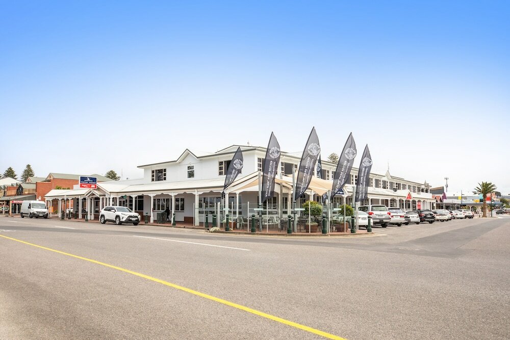 Фото Nightcap at Hotel Victor