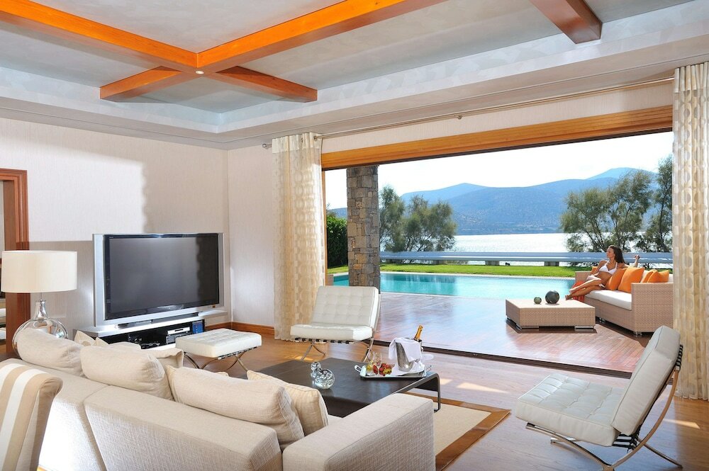 Фото Grand Resort Lagonissi Athens