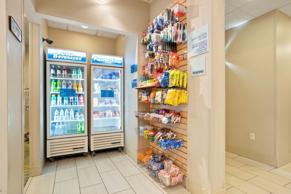 Фото Holiday Inn Express Hotel & Suites Denver North - Thornton, an Ihg Hotel