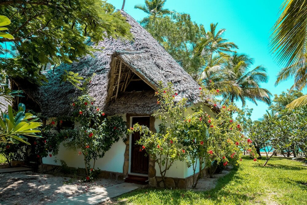 Фото Uroa Bay Beach Resort