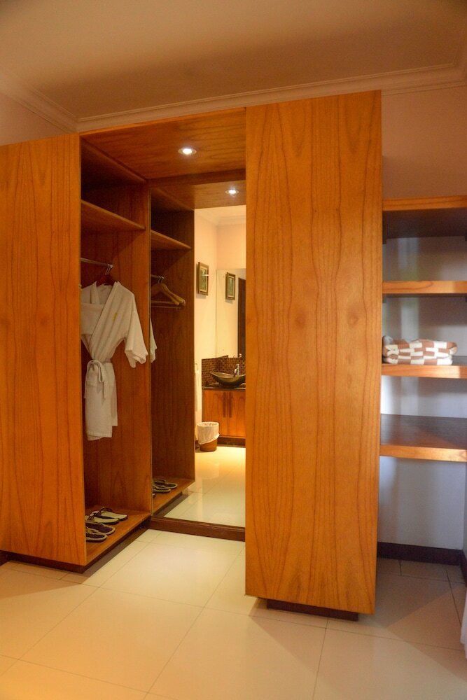 Фото Jimbaran Cliffs Private Pool Hotel & SPA