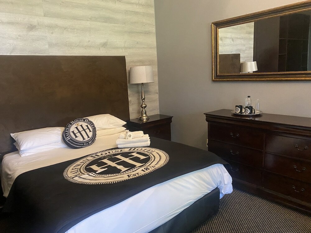 Фото The Halfway House Hotel