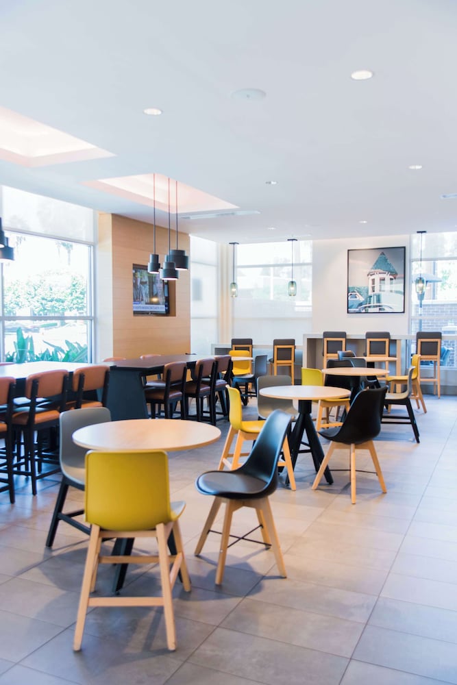 Фото Hyatt House Irvine/John Wayne Airport