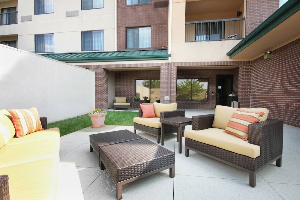 Фото Courtyard by Marriott Chicago Bloomingdale