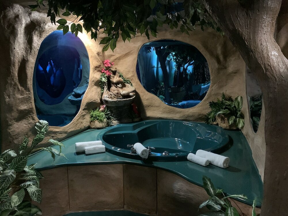 Фото Designer Inn & Suites