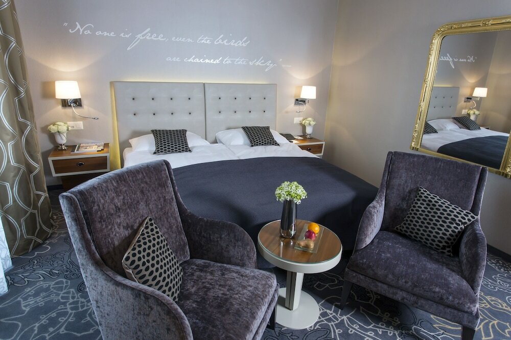 Фото Hotel Schweizerhof Luzern