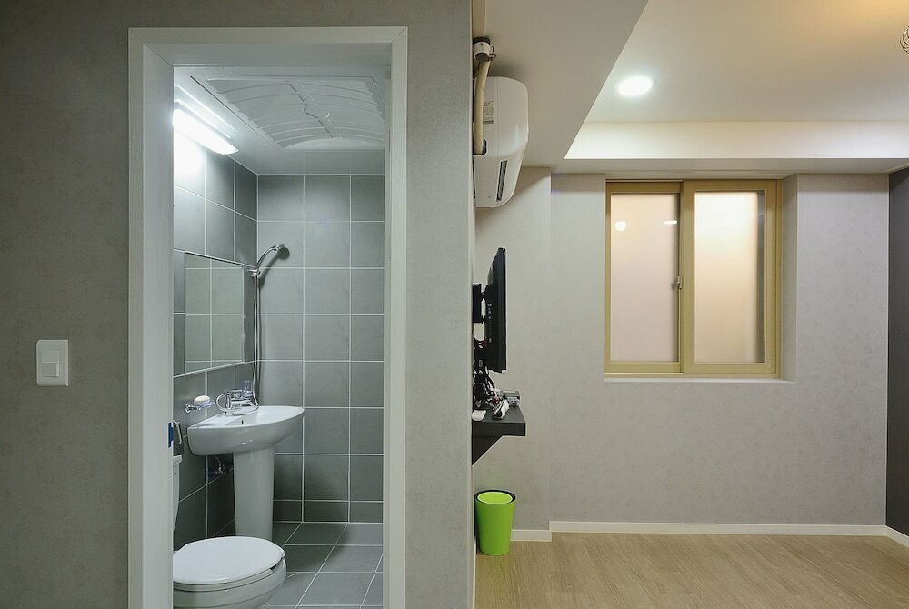 Фото Red Guest House