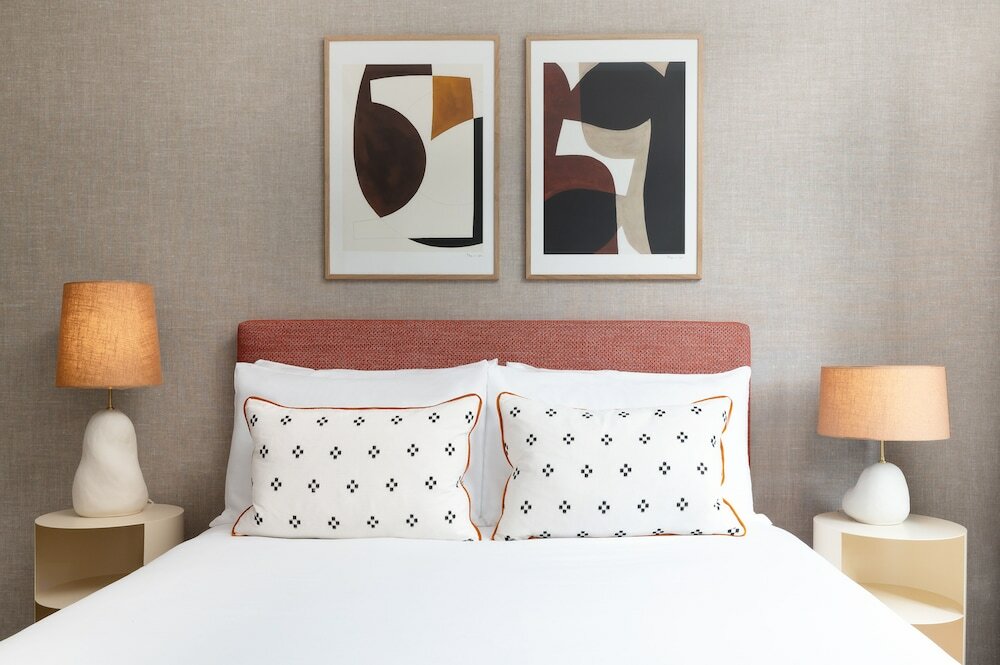 Фото The Lincoln Suites