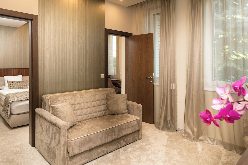 Фото Hotel Kalvaria