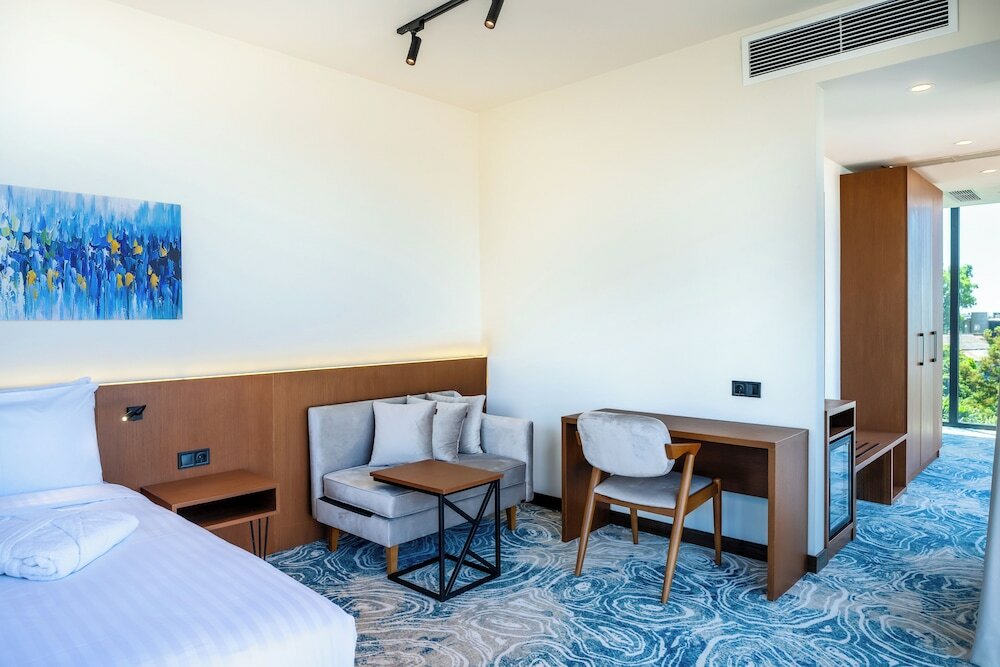 Фото Greenwood Hotel 