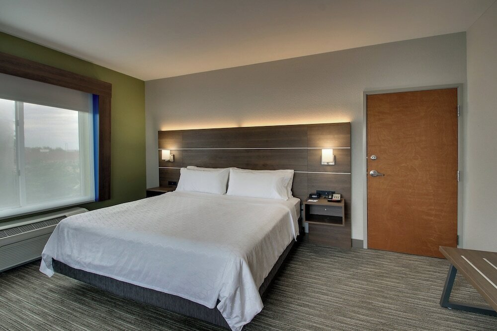 Фото Holiday Inn Express & Suites Carson City, an Ihg Hotel