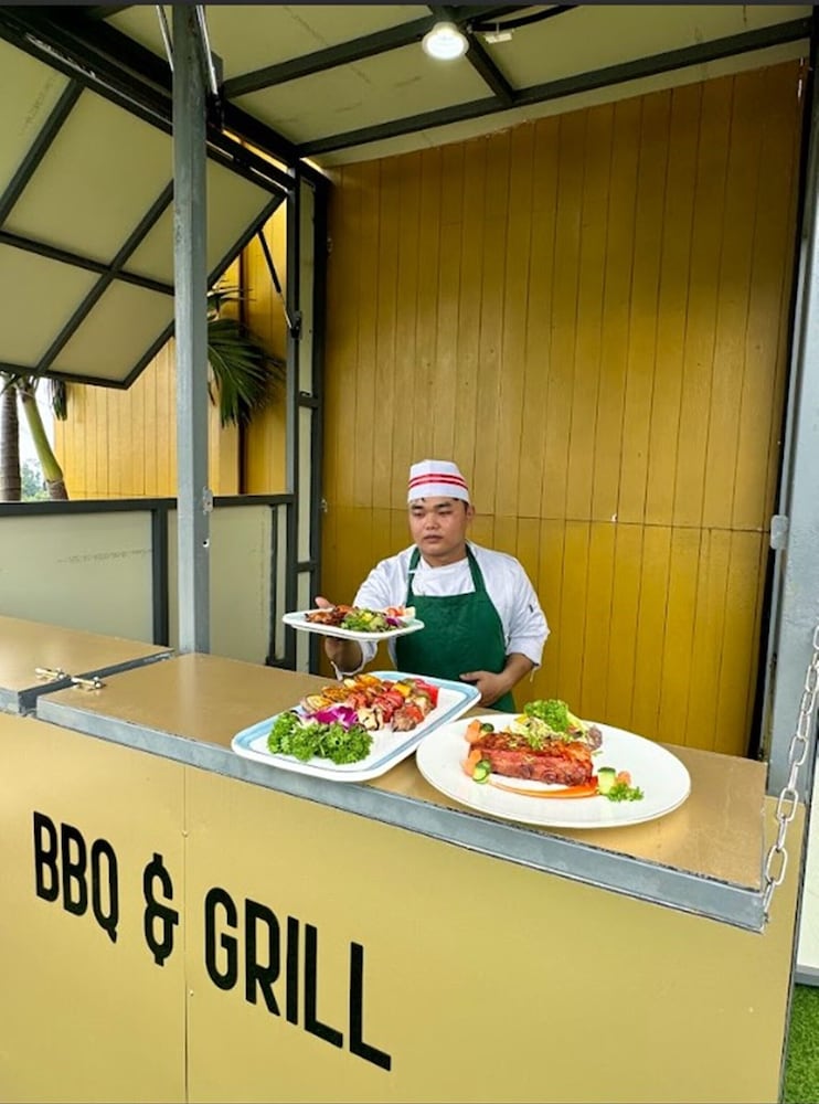 Фото California Saigon Hotel & Rooftop Pool