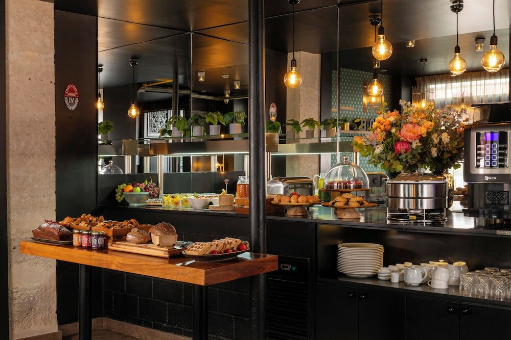 Фото Maxim Folies