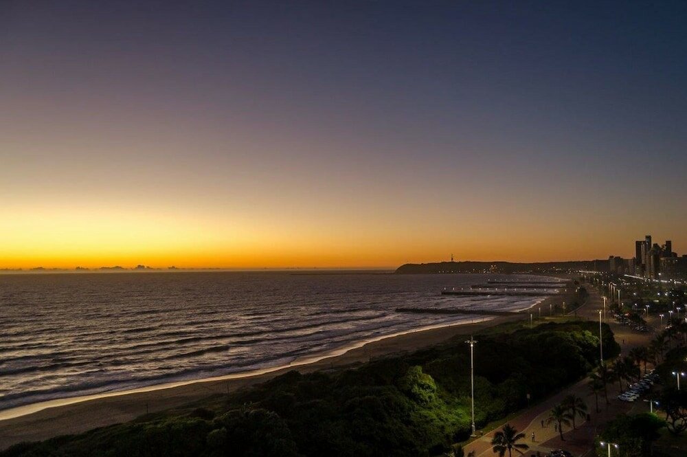 Фото The Blue Waters Hotel