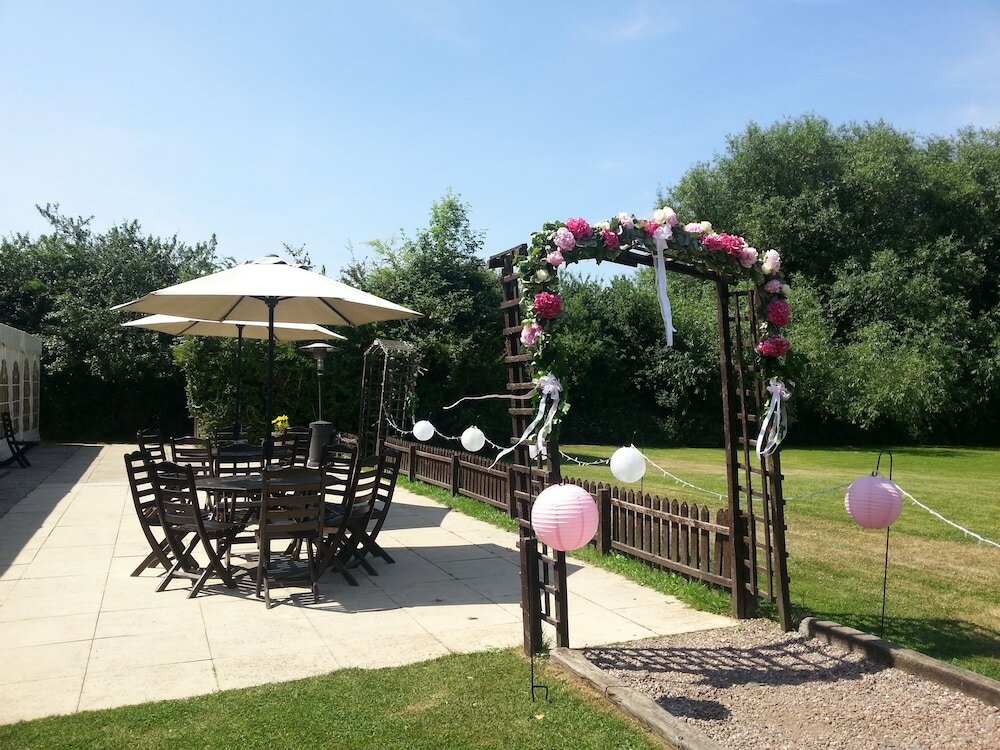 Фото Brook Marston Farm Hotel