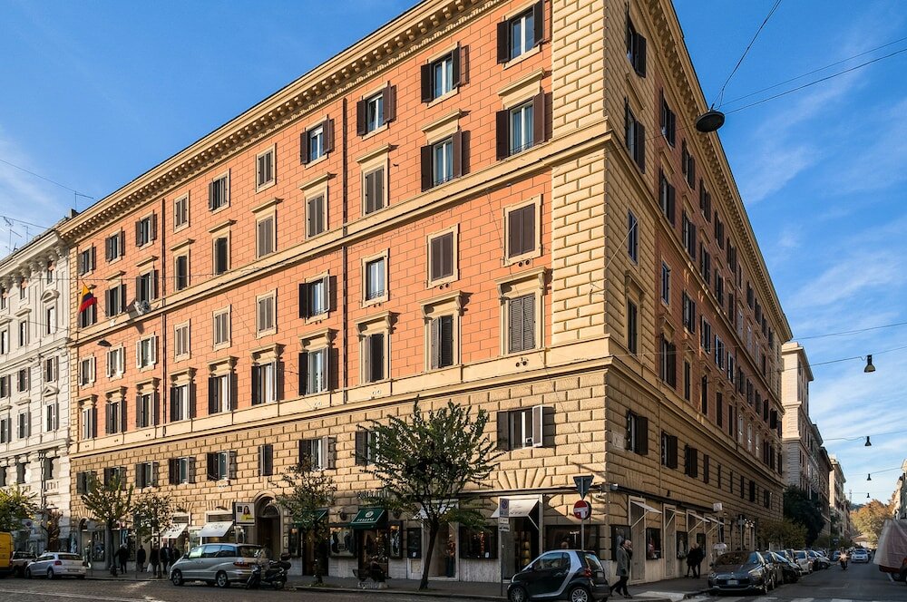 Фото отеля 1