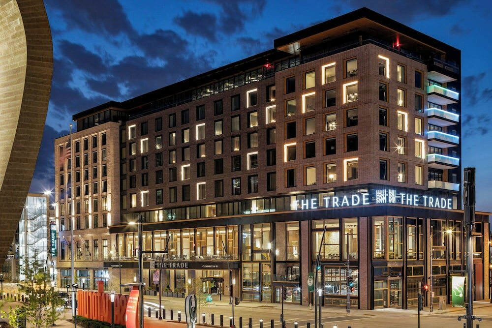 Фото The Trade, Autograph Collection