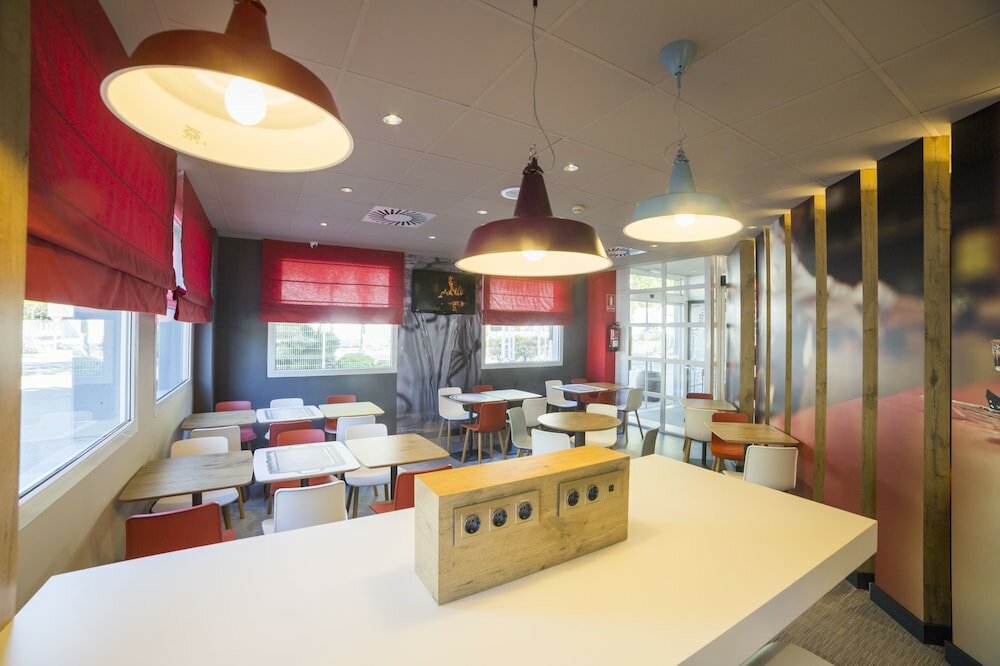 Фото Ibis Barcelona Castelldefels