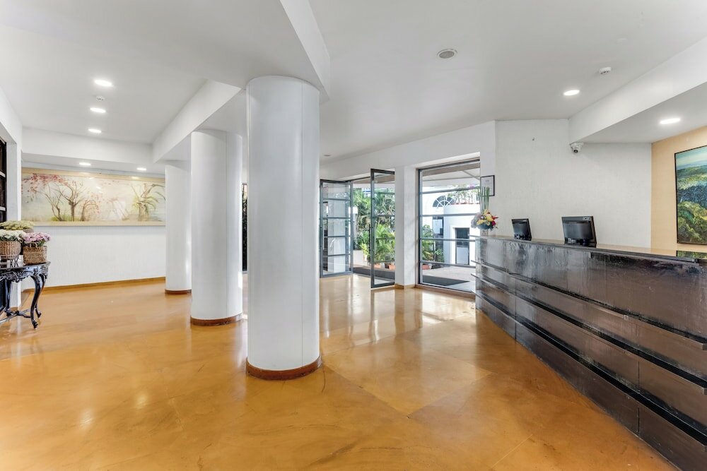 Фото Whispering Palms Beach Resort