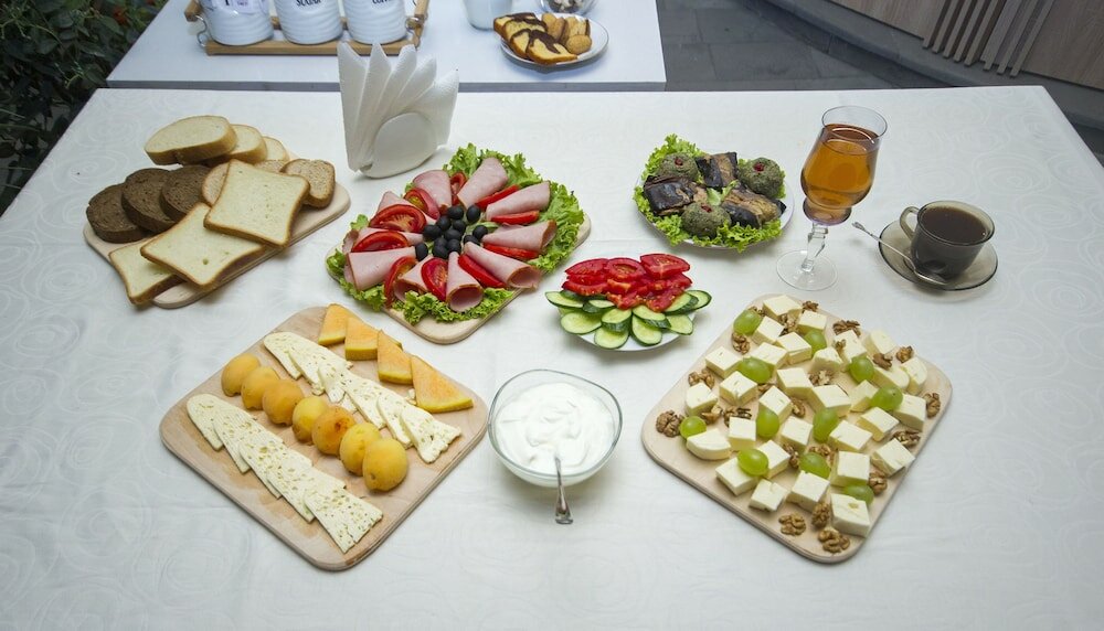 Фото Vedzisi garden hotel