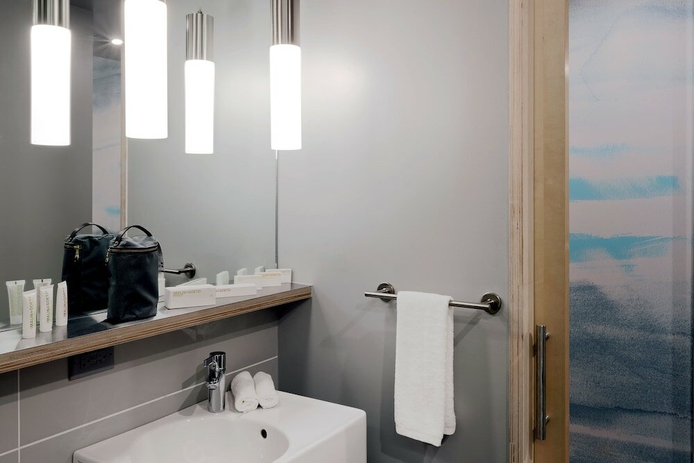 Фото The Source Hotel