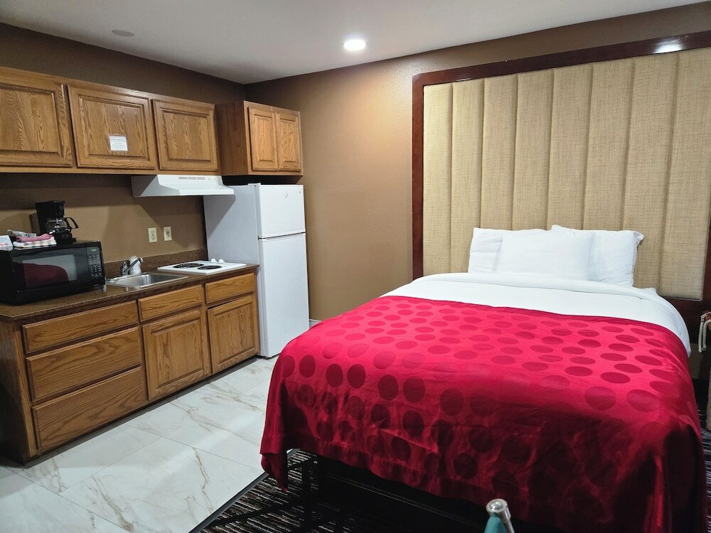 Фото Town House Extended Stay Hotel Downtown