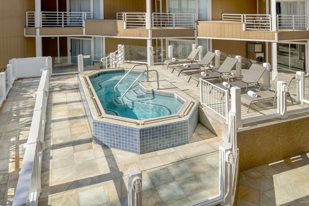 Фото Beachfront Inn and Suites at Dana Point