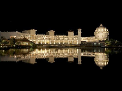 Внешний вид отеля Amanora The Fern Hotels & Club в Хавелях, фото 5