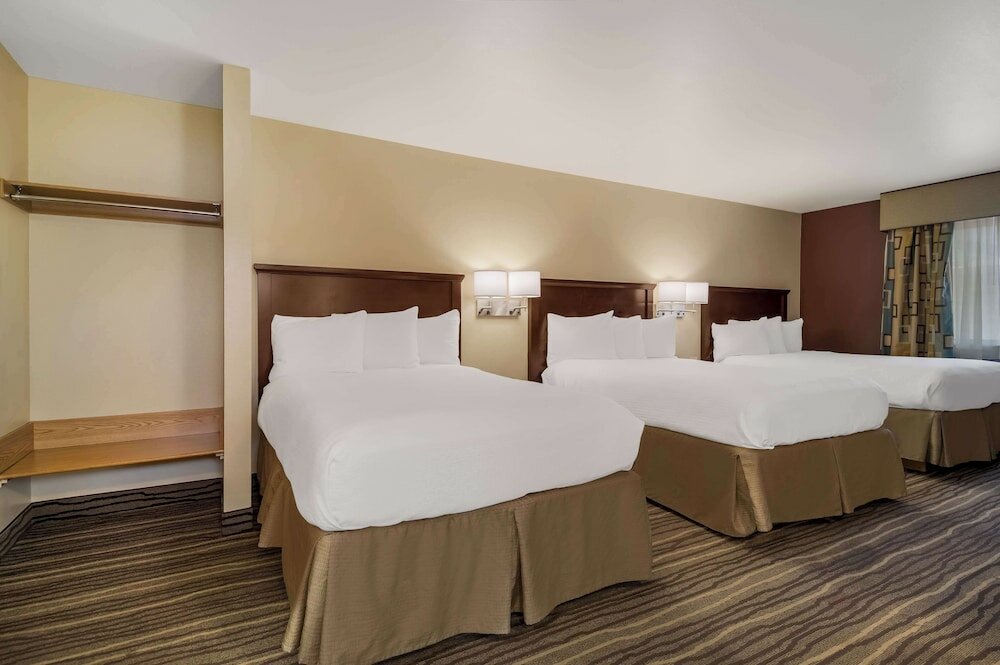 Фото Best Western Cottage Grove Inn