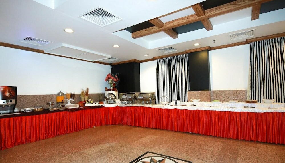 Фото LaVilla Hotel