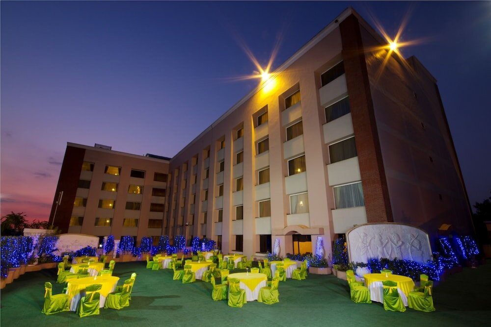 Фото отеля 2