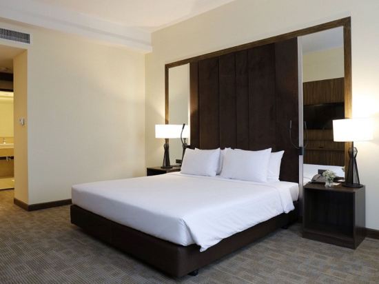 Фото Louis Tavern Hotel